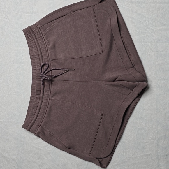 3143 NWT Quince CloudComfort High-Rise Sweatshorts Dark Taupe Sz Med - Picture 2 of 6